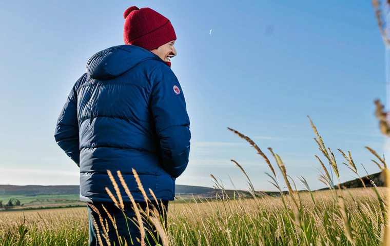 마더보드 바이오스 업데이트의 필요성 - Here are three detailed image prompts, generated in English, based on the themes and descriptions fr...